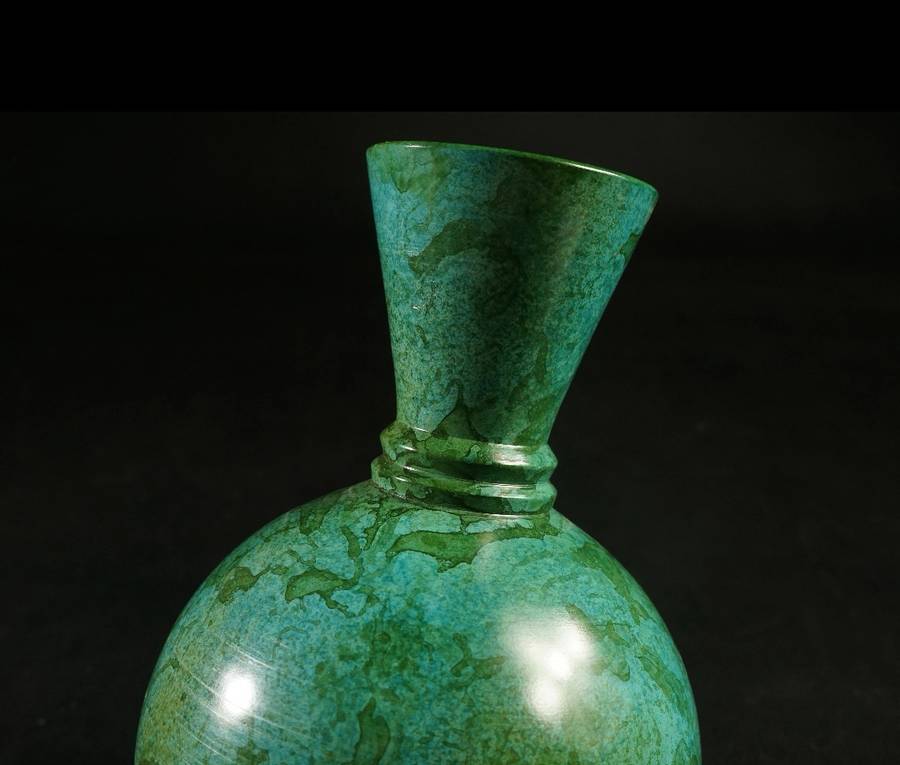 SOLID BRONZE ANTIQUE CHINESE VASE