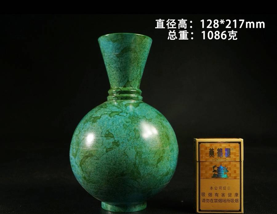 SOLID BRONZE ANTIQUE CHINESE VASE