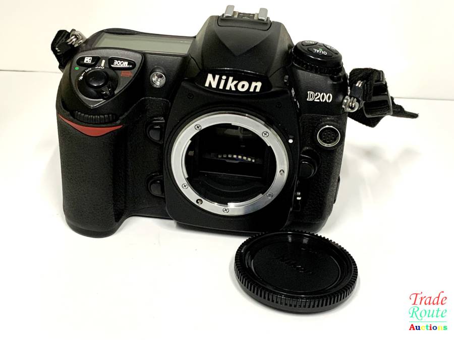 NIKON D200 DSLR CAMERA Body (ONLY) 10.2 Megapixels