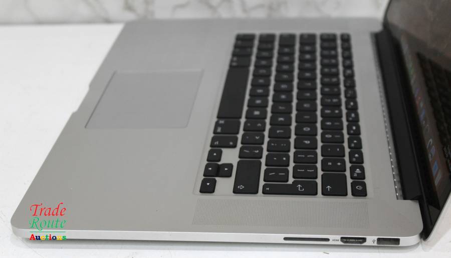 Apple MacBook Pro 15.4-inch  | Core i7 2.2GHz | 16GB RAM | 256GB SSD MID 2015 **  MAC OS Monterey **