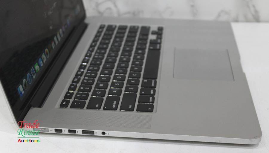 Apple MacBook Pro 15.4-inch  | Core i7 2.2GHz | 16GB RAM | 256GB SSD MID 2015 ** macOS Catalina **