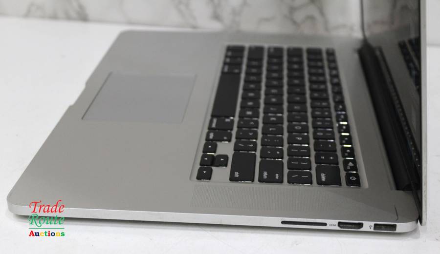 Apple MacBook Pro 15.4-inch  | Core i7 2.2GHz | 16GB RAM | 256GB SSD MID 2015 ** macOS Catalina **