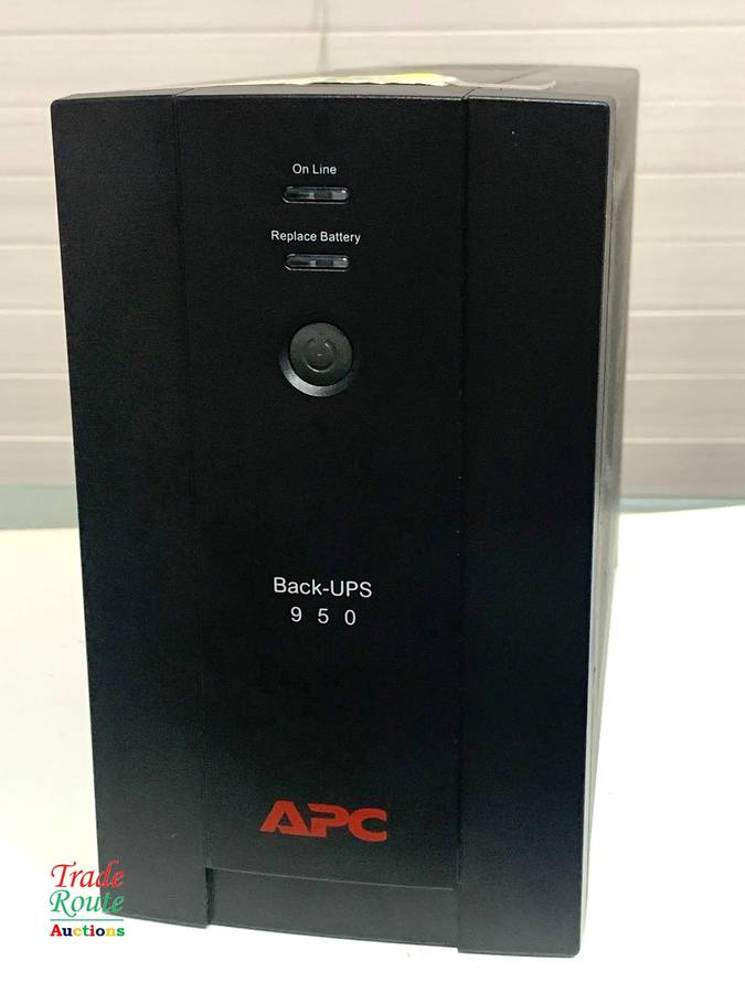 APC Smart-UPS 950 - Powers on Needs new Battery - Salvage Stock