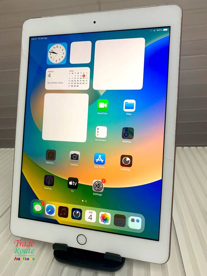 Apple iPad 6th Gen WiFi + Cellular 128GB | Rose Gold | A1954 - outer glass cracked