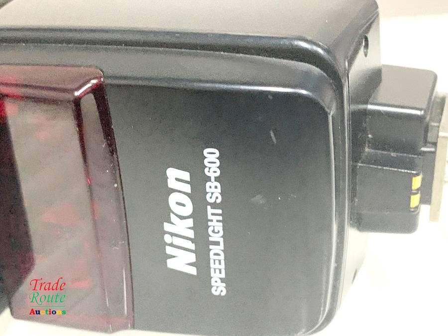 Nikon SB-600 Speedlight Flash for Nikon DSLR Cameras