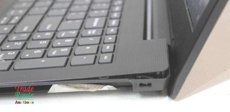 LENOVO V130 15.6 inch LAPTOP - Core i5 - HINGE DAMAGED - Salvage Stock