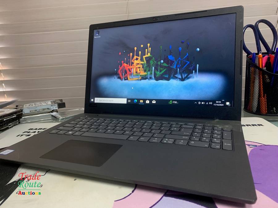 LENOVO V130 15.6 inch LAPTOP - Core i5 - HINGE DAMAGED - Salvage Stock
