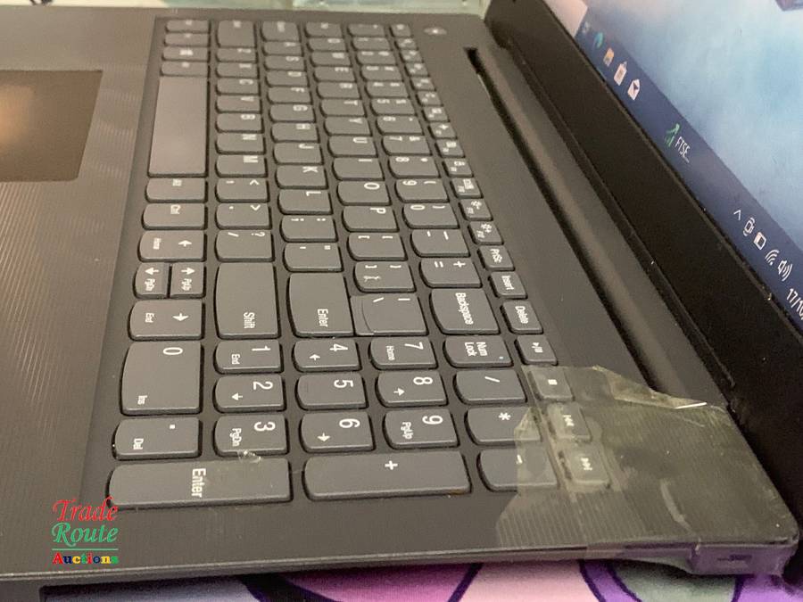 LENOVO V130 15.6 inch LAPTOP - Core i5 - HINGE DAMAGED - Salvage Stock