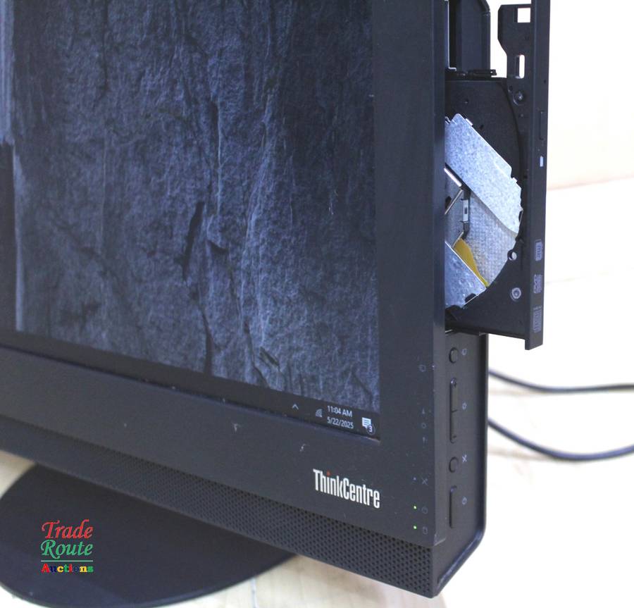 Lenovo M900z AIO All-in-One PC (ThinkCentre) - Type 10F5  - Core i7 24 inch Screen 16GB RAM