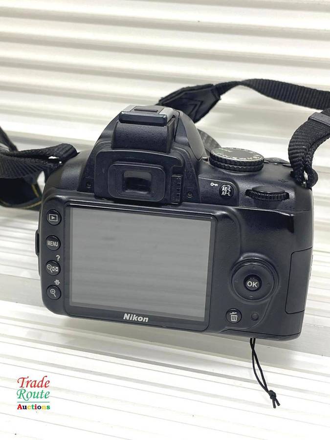 Nikon D3000 DSLR Camera with Nikon 18-55 Lens Kit