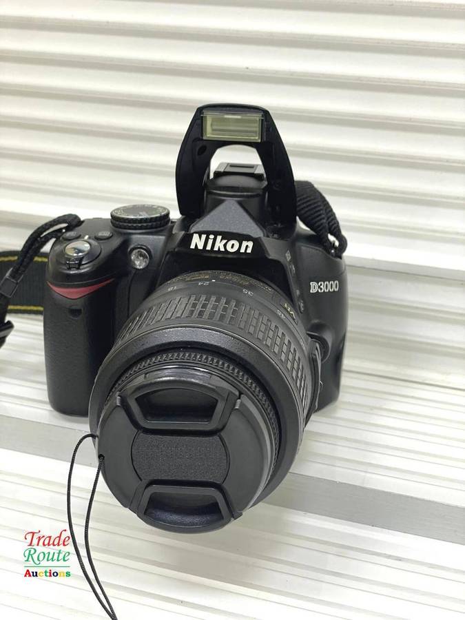 Nikon D3000 DSLR Camera with Nikon 18-55 Lens Kit
