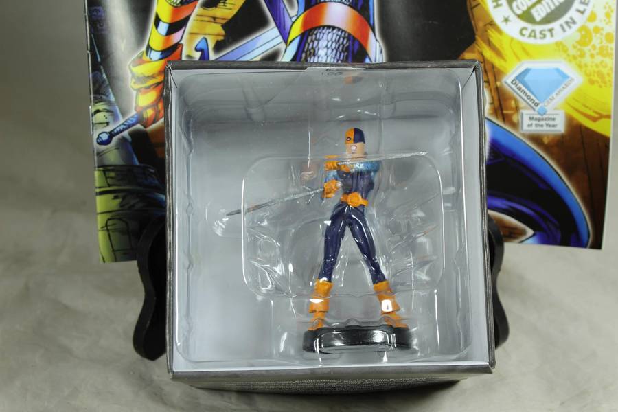 DC comics Super Hero - lead, hand painted figurine with book - Ravager (Rose Wilson) #100