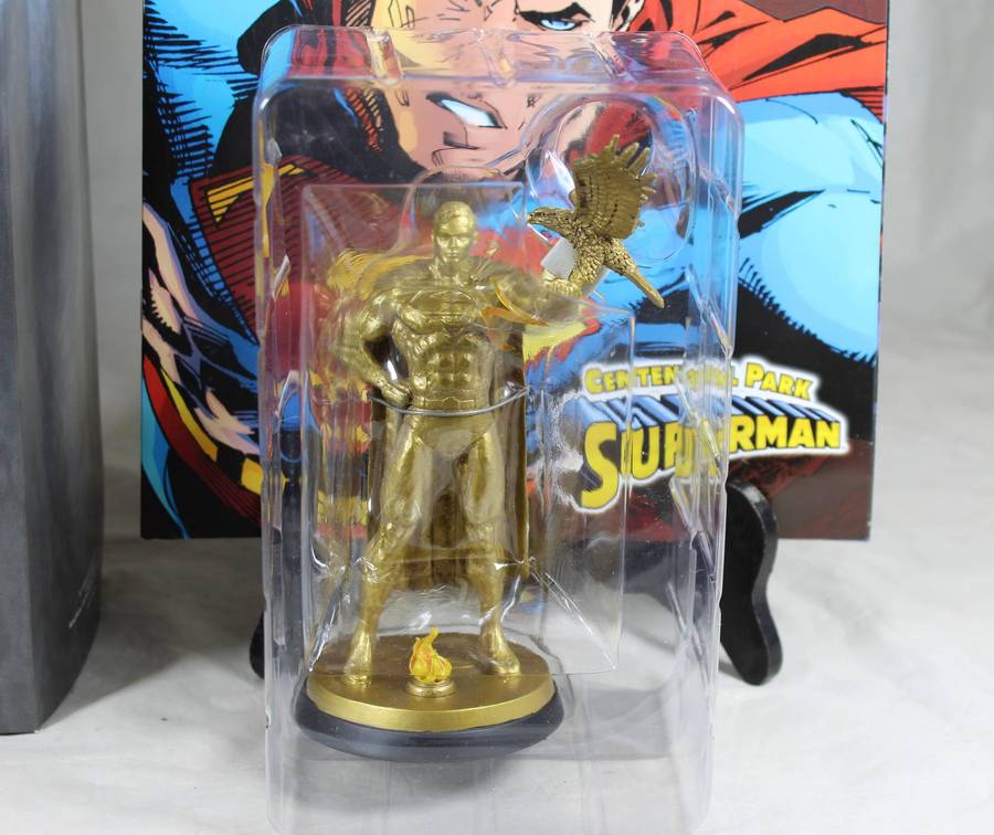 DC comics Super Hero special - lead, hand painted figurine and book - Centennial Park Superman