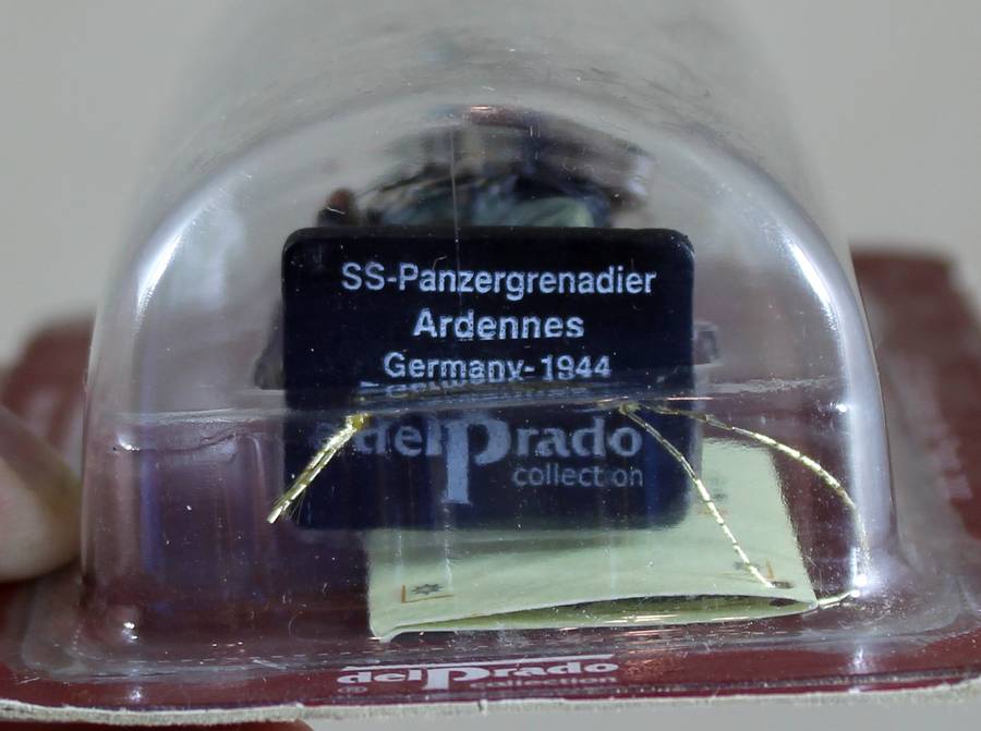 del Prado lead soldier - SS - Panzergrenadier Ardennes Germany 1944