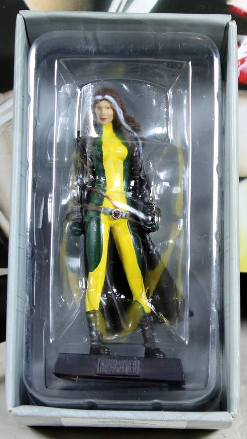 Marvel comics - lead, hand painted figurine with book - Rogue #29