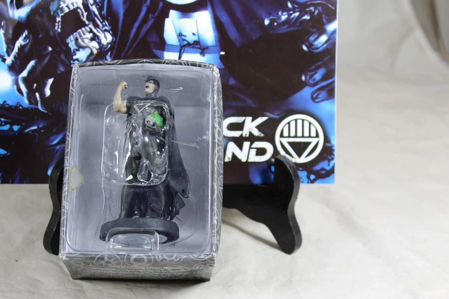 DC comics Blackets night - lead, hand painted figurine and book - Black hand