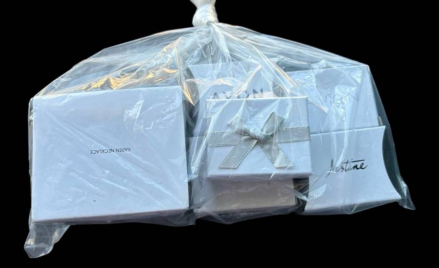 Avon Ladies Jewellery Lot of 6