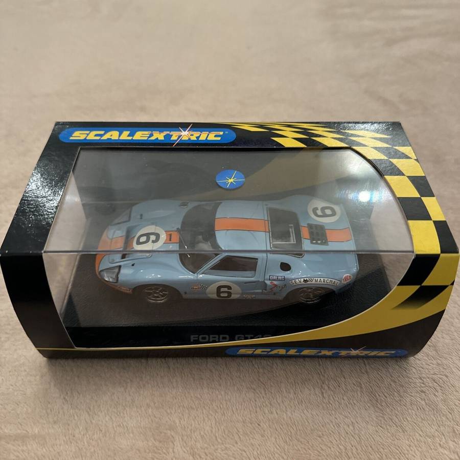 Ford GT MKII Gulf 1969 No.6 Scalextric C2404 1/32