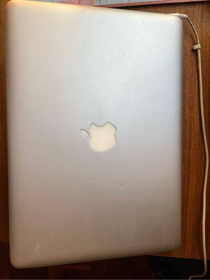 2x MacBook Pro 13 A1278 with chargers