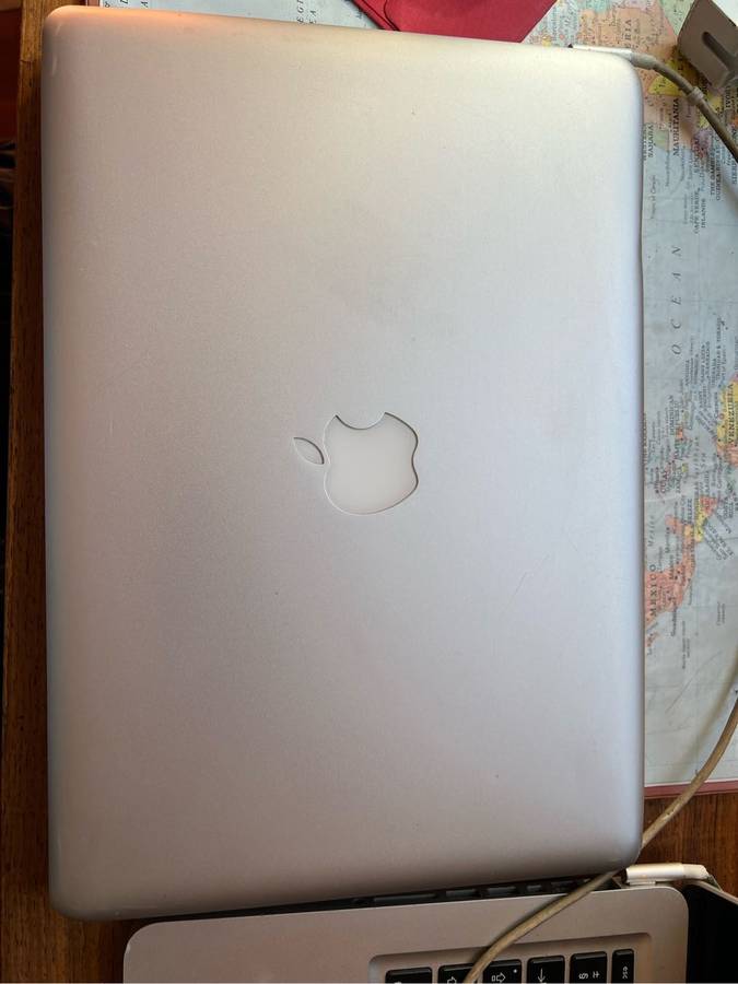 2x MacBook Pro 13 A1278 with chargers