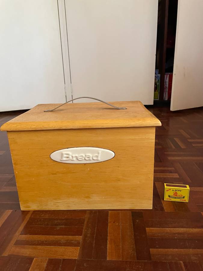 Bread bin