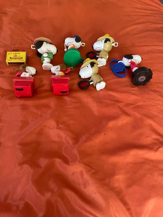 A lot of cute snoopys