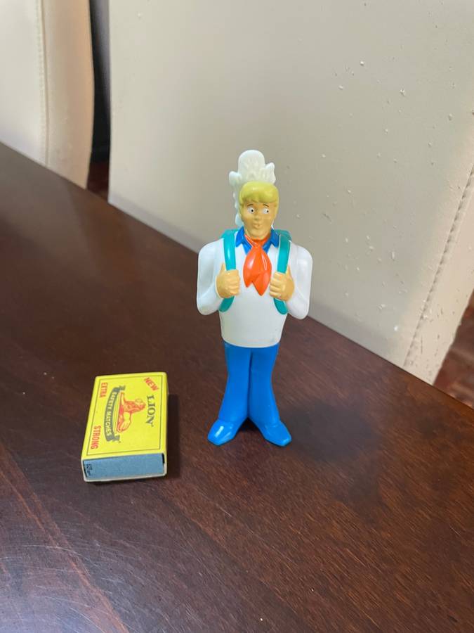 Scooby doo figurine toy