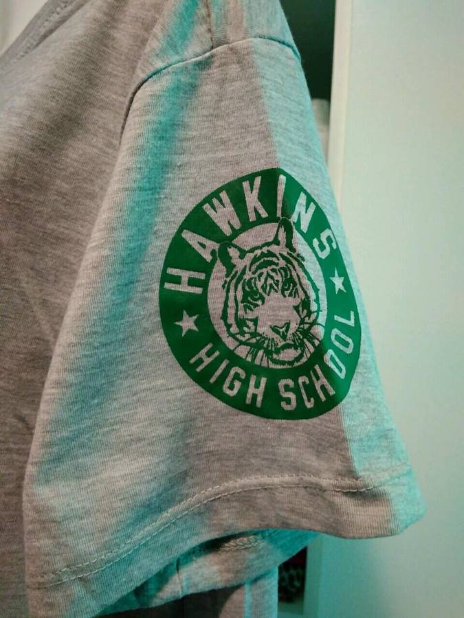 Stranger Things Hawkins High School T-shirt Size L