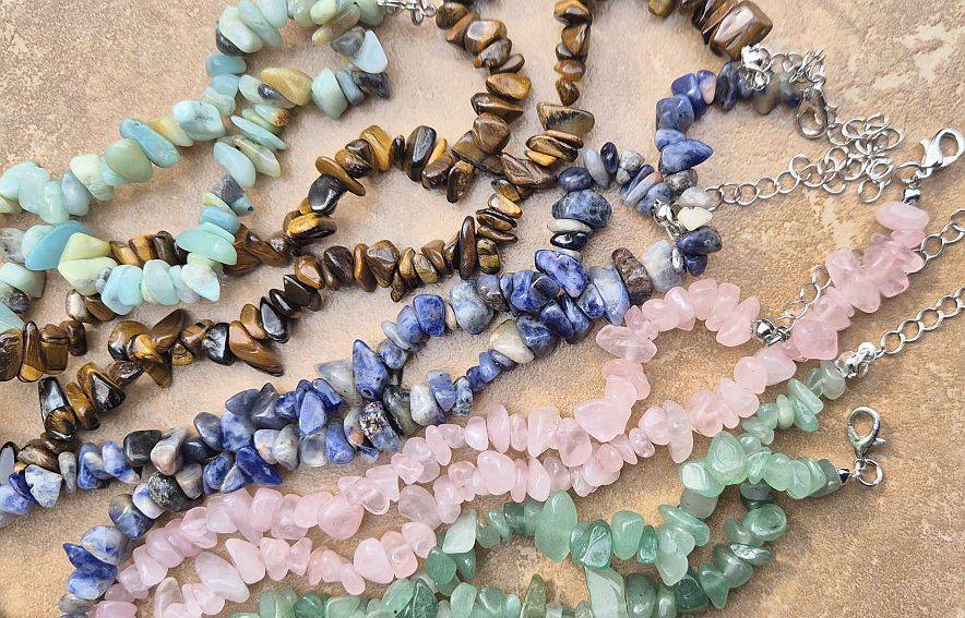 5 Pcs  Natural Gemstone / Chips  Beaded  Necklace / Alloy Lobster  +/-38 cm