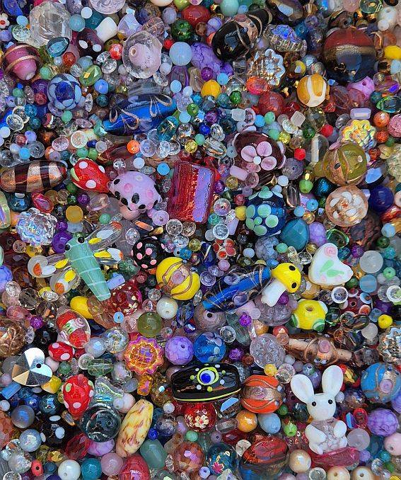 7.2Kg  Mixed / Assorted Glass Beads /  Gold Plated / Stainless Steel & Other Findings
