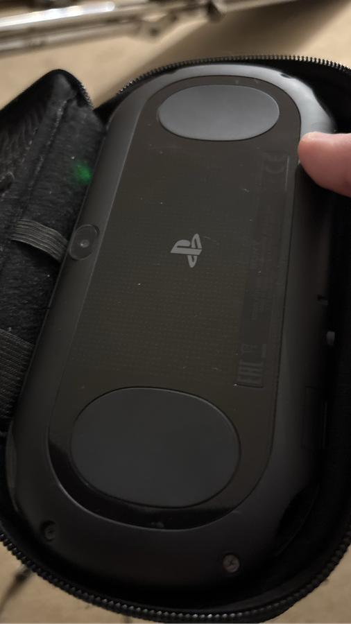 PS Vita 2000