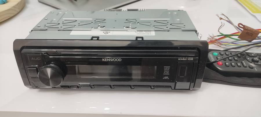 Kenwood KMM-105 USB/AUX Single Din Media Player