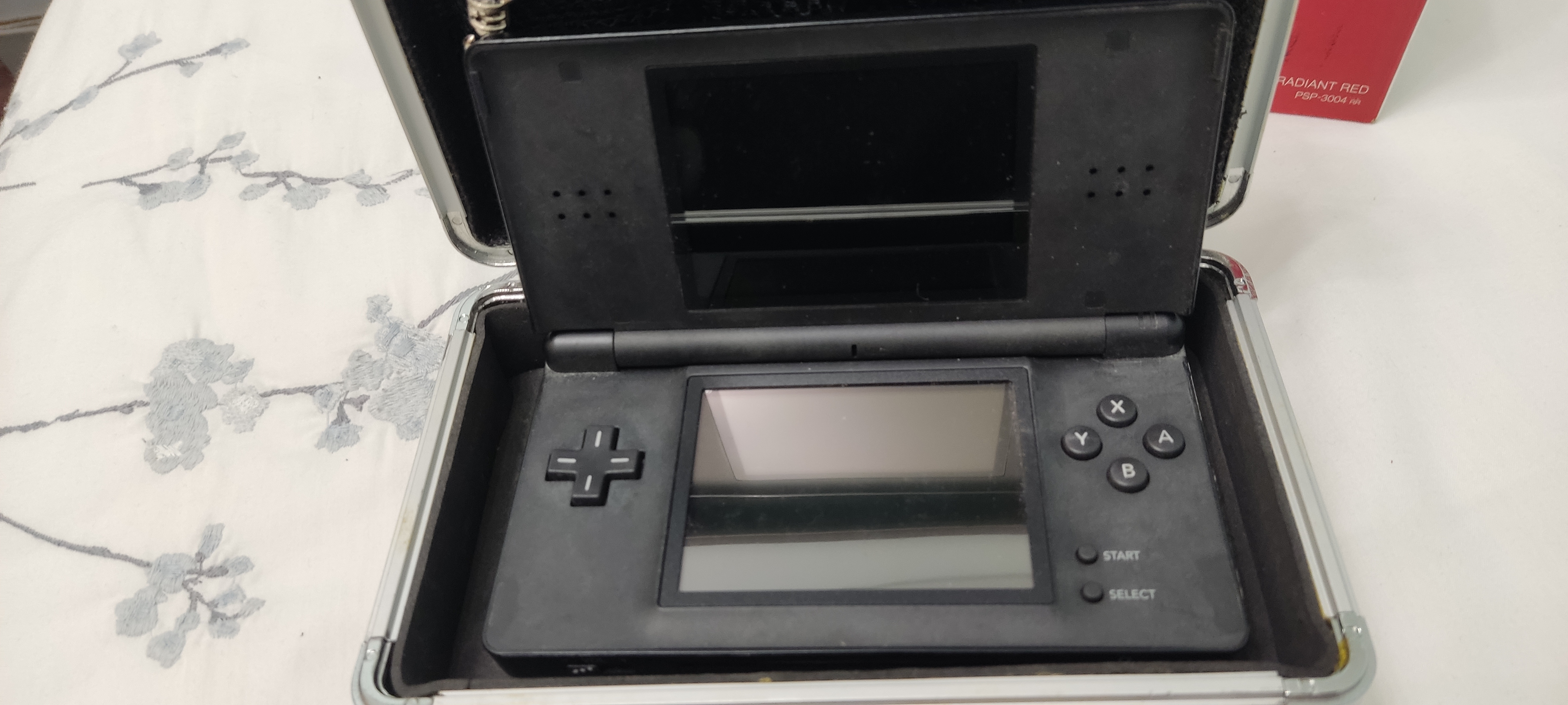 Nintendo DS Lite + 3 Games + Case