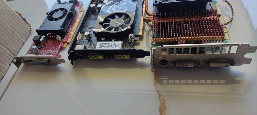 3x Old Computer Graphics cards (1 bid for all)