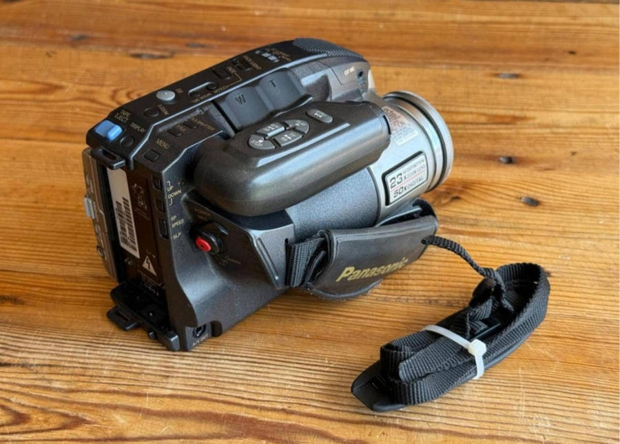 Vintage Panasonic LV-678 camcorder