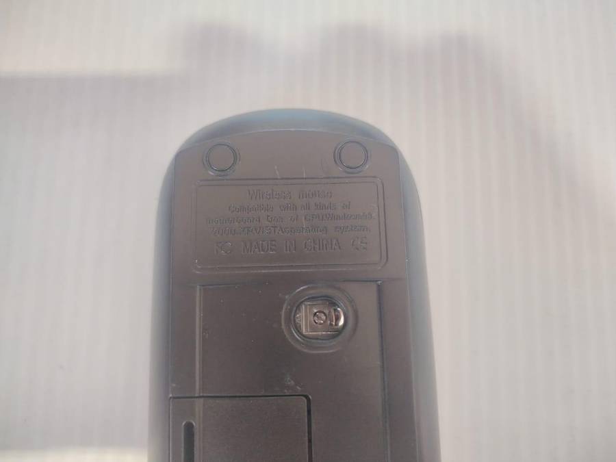 Wireless Mouse: 2.4ghz wireless mouse