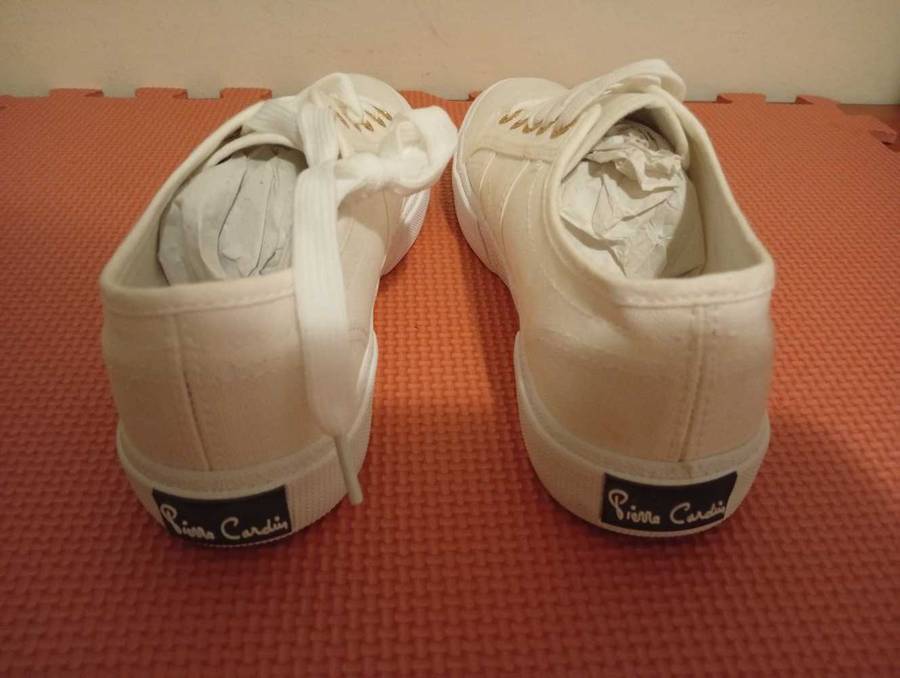 Pierre Cardin Size 5 Women's Converse Shoes For Sale