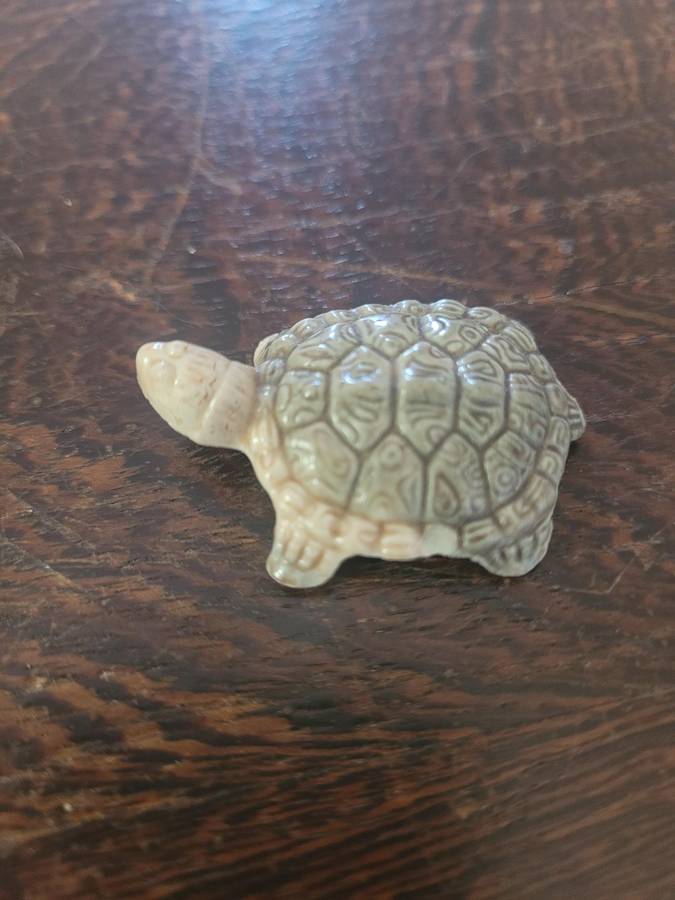TEN COLLECTABLE WADE WHIMSIES FROM NURSERY RHYMES AND ANIMALS-ALL FOR ONE BID