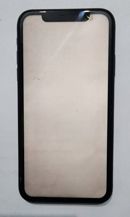 iPhone XR 128GB Black (Crack on the back)