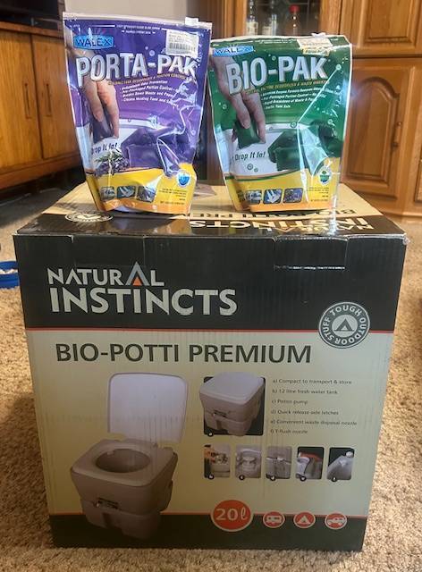 Portable bio-potti ideal for camping or caravaning