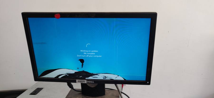 *Bulk Lot* 22 x LCD/LED Monitors (plus free extras)