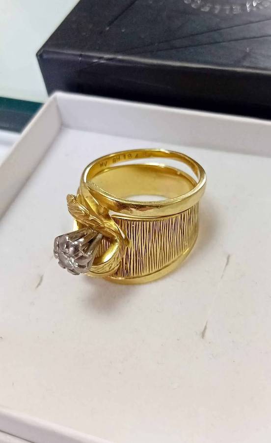 18ct Yellow Gold Diamond Wedding Ring Set - Main Ring with Matching Side Band