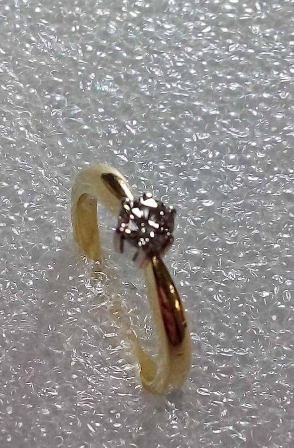 18ct Yellow Gold Diamond Solitaire Ring