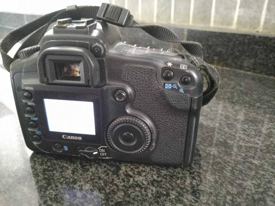 Canon 20D DSLR camera