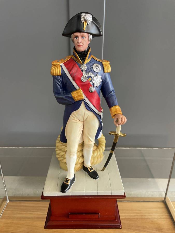 Rare hand painted sculpture of Vice Admiral Lord Horatio Nelson by Danbury Mint