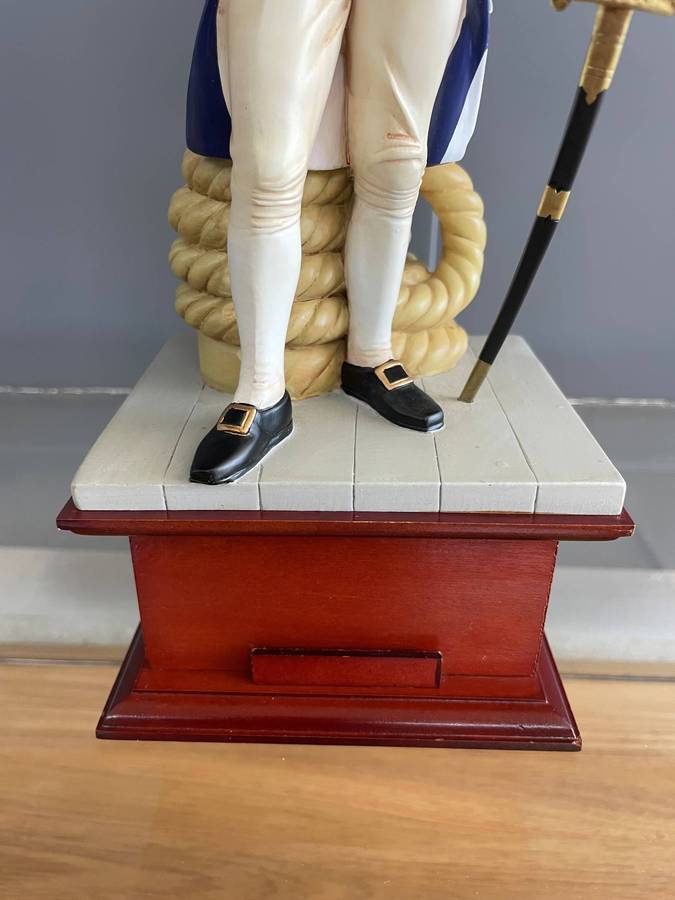 Rare hand painted sculpture of Vice Admiral Lord Horatio Nelson by Danbury Mint