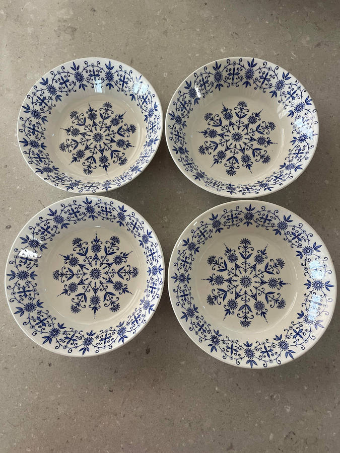 Vintage Valencia designed by Jessie Tait Midwinter Set of 4 small desert bowls.