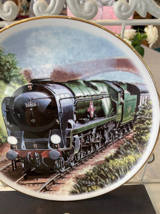 Bone China "MAJESTY OF STEAM CLAN LINE LOCOMOTIVE TRAIN"