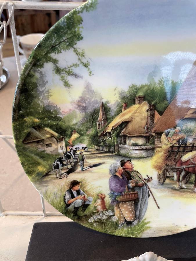 Royal Doulton "The THATCHER" by Susan Neale Second Issue "Old Country Crafts"