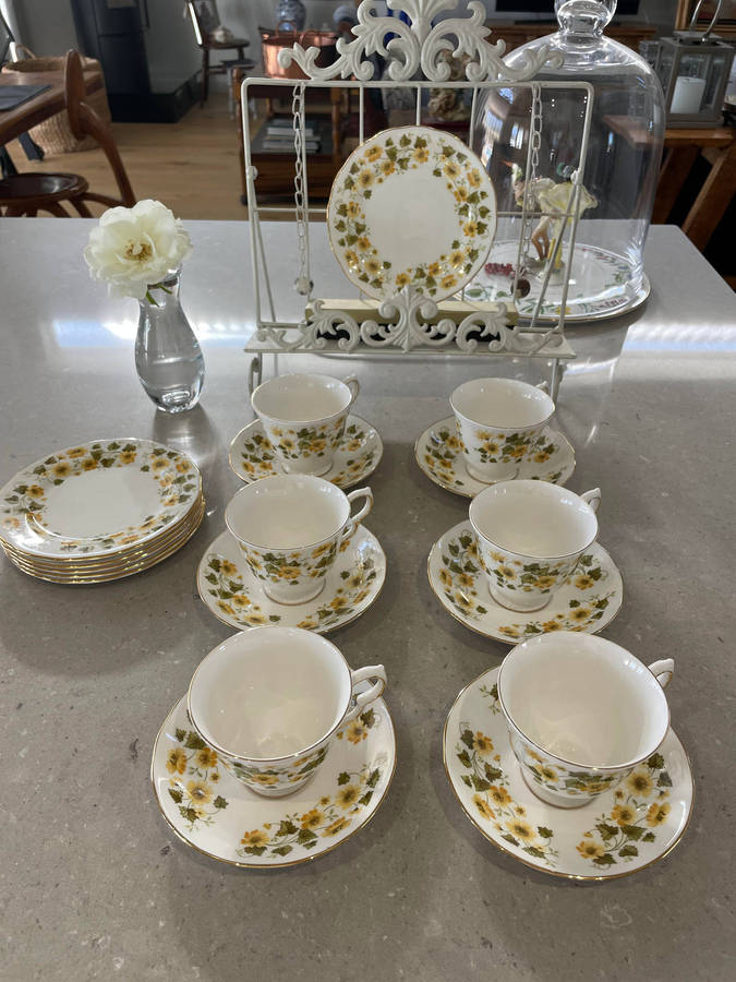 Queen Anne Bone China Footed Cup and Saucer set of 6 & 6 cake plates.  Nr - 8643 Yellow Fowers!!!!